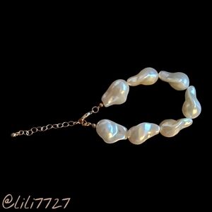 Baroque Faux Pearl Bracelet Lightweight Adjustable Lobster Claw Clasp
